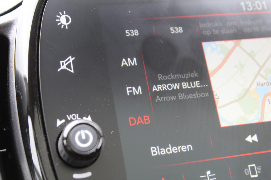 Fiat 500 0.9 TwinAir Turbo Lounge | Lage KM! | Panoramadak | Parkeersensoren | Navigatie