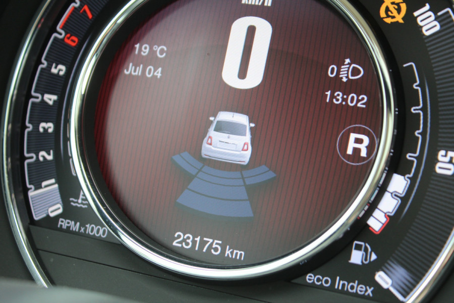 Fiat 500 0.9 TwinAir Turbo Lounge | Lage KM! | Panoramadak | Parkeersensoren | Navigatie