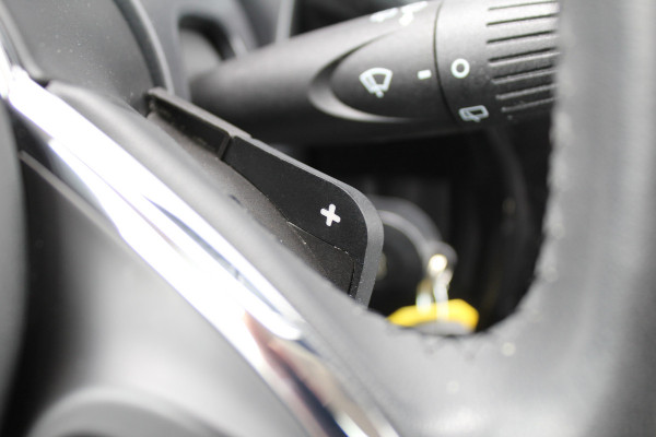 Fiat 500 0.9 TwinAir Turbo Lounge | Lage KM! | Panoramadak | Parkeersensoren | Navigatie