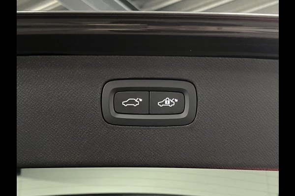Volvo XC90 2.0 T8 Recharge AWD Ultra Dark Luchtvering | Bowers & Wilkins | Massage | Stoel-/Stuurverwarming | 360 camera | Head-up | 22" wielen | Google