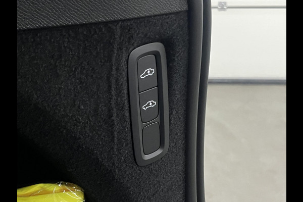 Volvo XC90 2.0 T8 Recharge AWD Ultra Dark Luchtvering | Bowers & Wilkins | Massage | Stoel-/Stuurverwarming | 360 camera | Head-up | 22" wielen | Google
