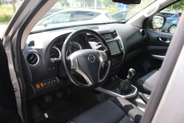 Nissan Navara 2.3 dCi N-Connecta King Cab 163pk Trekhaak | Navigatie | Stoelverwarming | Rondom camera zicht | 3.500kg Trekgewicht!