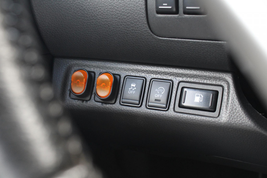Nissan Navara 2.3 dCi N-Connecta King Cab 163pk Trekhaak | Navigatie | Stoelverwarming | Rondom camera zicht | 3.500kg Trekgewicht!