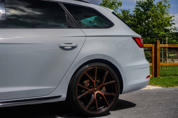 Seat Leon ST Cupra 300 4Drive Pano/Schaalstoel/Dynamic-Grey/DCC/ACC/VOL