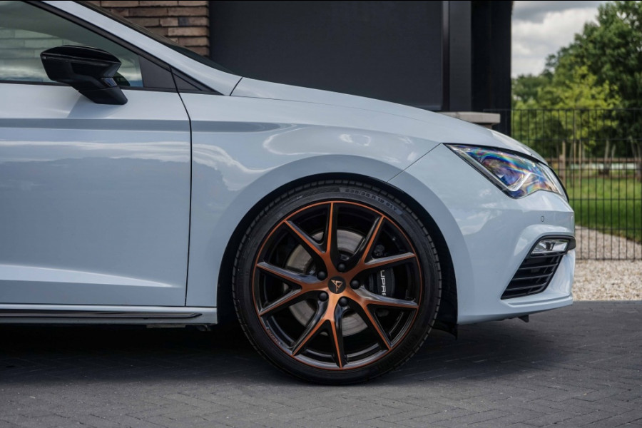 Seat Leon ST Cupra 300 4Drive Pano/Schaalstoel/Dynamic-Grey/DCC/ACC/VOL