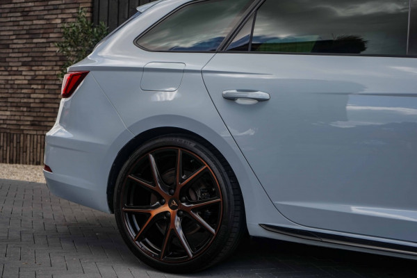 Seat Leon ST Cupra 300 4Drive Pano/Schaalstoel/Dynamic-Grey/DCC/ACC/VOL