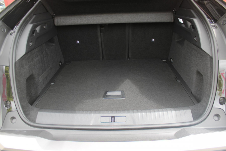 Peugeot E-3008 ALLURE AVANTAGE 210PK 73 kWh | AGR STOEL | 360° VISION & DRIVE ASSIST PACK: ANTI DIEFSTAL ALARM MET SUPERVERGRENDELING/VERWARMBAAR STUURWIEL/VISEOPARK 360° HD CAMERA MET PARKEERHULP VOOR BUITENSPIEGELS MET KANTELFUNCTIE/ADAPTIVE CRUISE CONTROL/LANE CHANGE ASSIST/DODEHOEK DETECTIE | PANORAMIC NAVIGATION PACK | WARMTEPOMP | LED KOPLAMPEN | KEYLESS ENTRY/START | GESCHEIDEN AIRCONDITIONING | 19" LICHTMETALEN VELGEN | 3 FASE | DRAADLOZE APPLE CARPLAY/ANDROID AUTO |  STOEL VERWARMING |