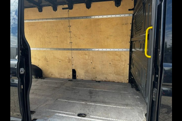 Volkswagen Crafter 35 2.0 TDI 140pk L4 H3 Trendline Automaat Euro 6 157.000km Airco,Navigatie,3 zits