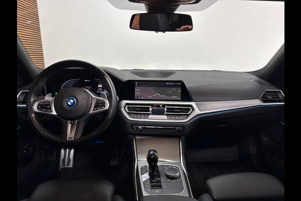 BMW 3 Serie Touring 330e High Executive M-Sport| Panorama | ACC | Trekhaak | 360° Camera | HiFi | Leder/Alcantara | Tansanite Blue