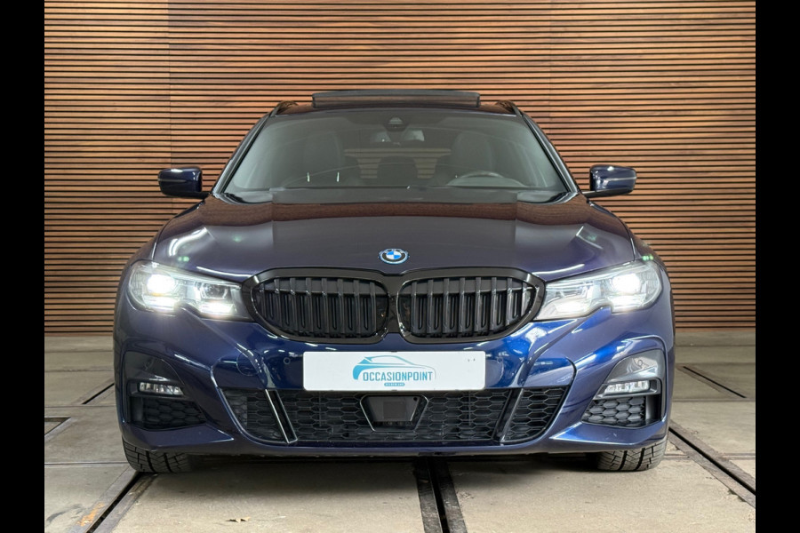 BMW 3 Serie Touring 330e High Executive M-Sport| Panorama | ACC | Trekhaak | 360° Camera | HiFi | Leder/Alcantara | Tansanite Blue
