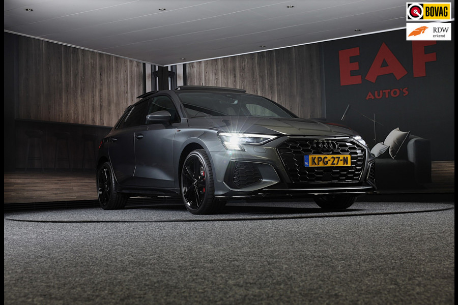 Audi A3 Sportback 45 TFSI e RS3 Look / 245 PK / RS Zetels / B & O / Leder / Lane Assist / Open Pano / Matrix / Virtual Cockpit