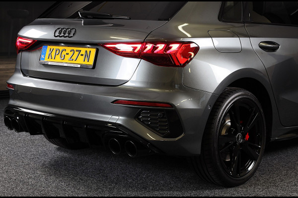 Audi A3 Sportback 45 TFSI e RS3 Look / 245 PK / RS Zetels / B & O / Leder / Lane Assist / Open Pano / Matrix / Virtual Cockpit