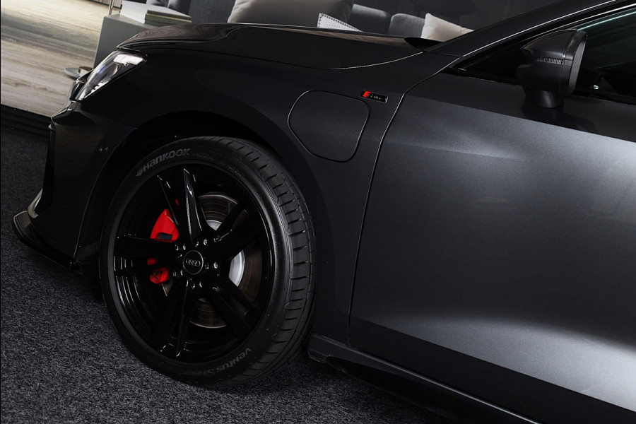 Audi A3 Sportback 45 TFSI e RS3 Look / 245 PK / RS Zetels / B & O / Leder / Lane Assist / Open Pano / Matrix / Virtual Cockpit