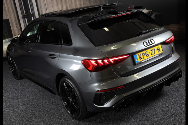 Audi A3 Sportback 45 TFSI e RS3 Look / 245 PK / RS Zetels / B & O / Leder / Lane Assist / Open Pano / Matrix / Virtual Cockpit