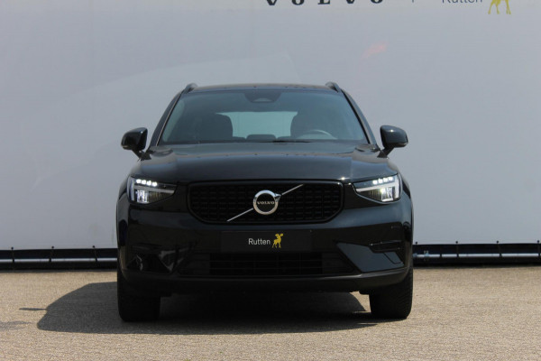 Volvo XC40 B4 211PK Automaat Plus Dark Semi elektrisch wegklapbare trekhaak / Google infotainment / Adaptieve Cruise Control / Verwarmbare voorruit
