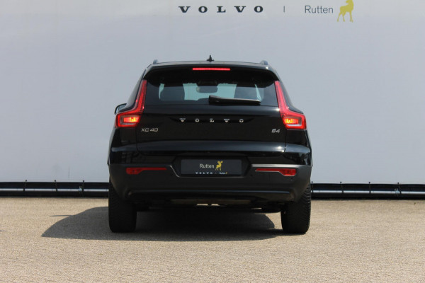 Volvo XC40 B4 211PK Automaat Plus Dark Semi elektrisch wegklapbare trekhaak / Google infotainment / Adaptieve Cruise Control / Verwarmbare voorruit