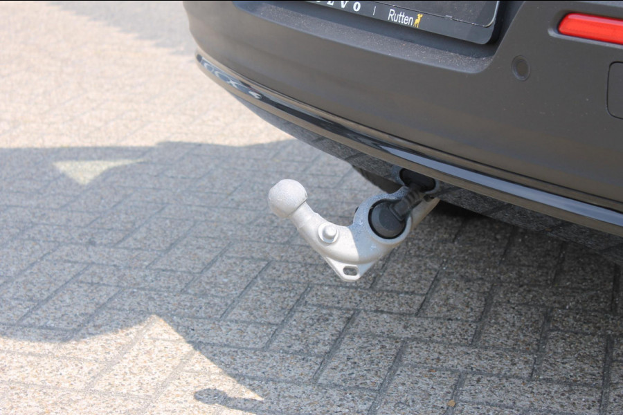 Volvo XC40 B4 211PK Automaat Plus Dark Semi elektrisch wegklapbare trekhaak / Google infotainment / Adaptieve Cruise Control / Verwarmbare voorruit