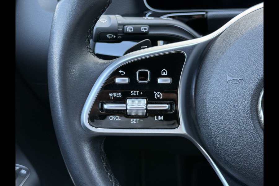 Mercedes-Benz GLA 200 Business Solution Luxury | Trekhaak | Ambient Light | LED | 18 inch