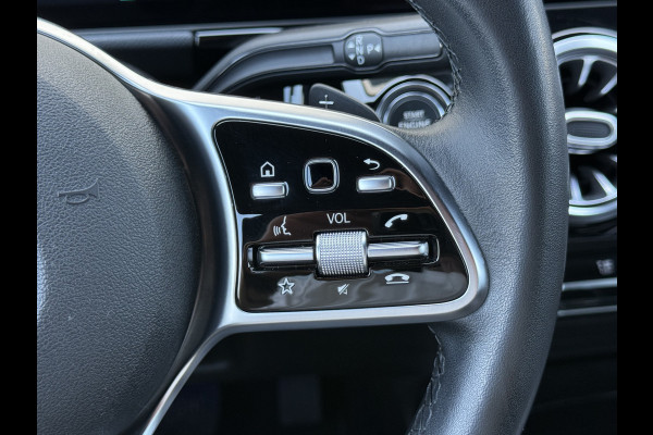 Mercedes-Benz GLA 200 Business Solution Luxury | Trekhaak | Ambient Light | LED | 18 inch