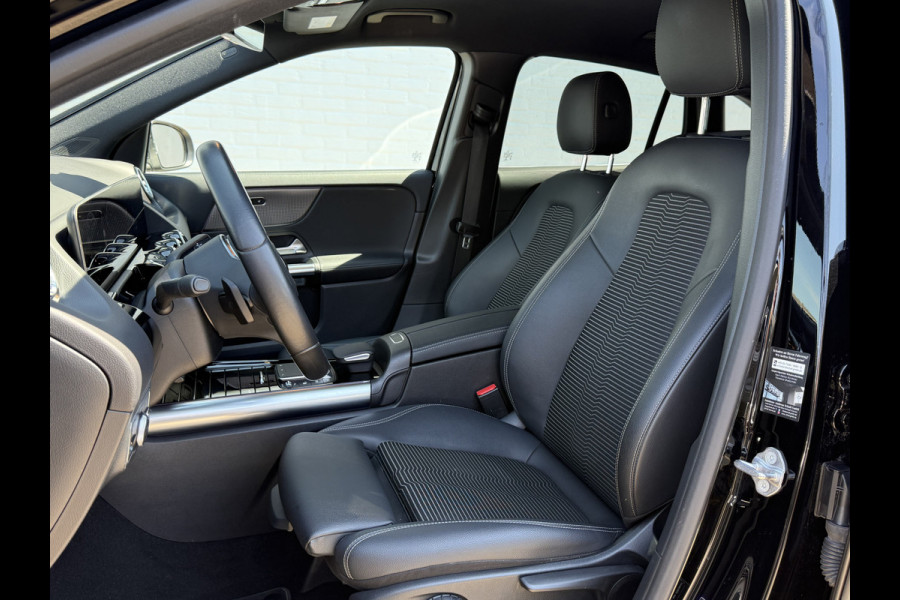 Mercedes-Benz GLA 200 Business Solution Luxury | Trekhaak | Ambient Light | LED | 18 inch