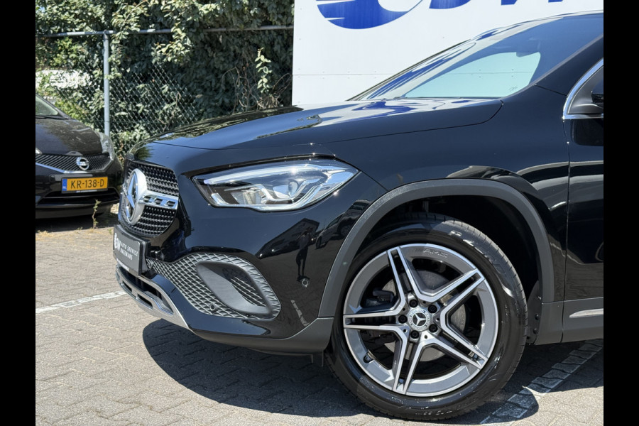 Mercedes-Benz GLA 200 Business Solution Luxury | Trekhaak | Ambient Light | LED | 18 inch