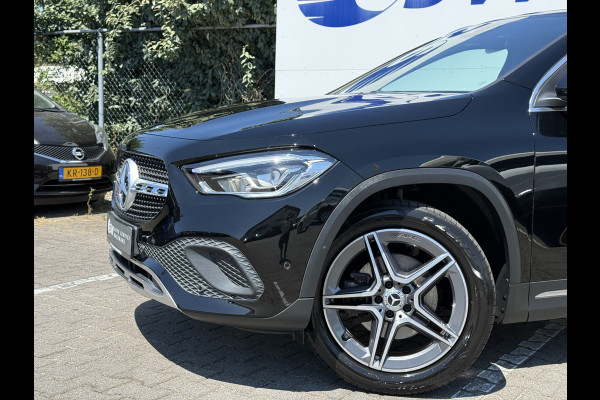 Mercedes-Benz GLA 200 Business Solution Luxury | Trekhaak | Ambient Light | LED | 18 inch