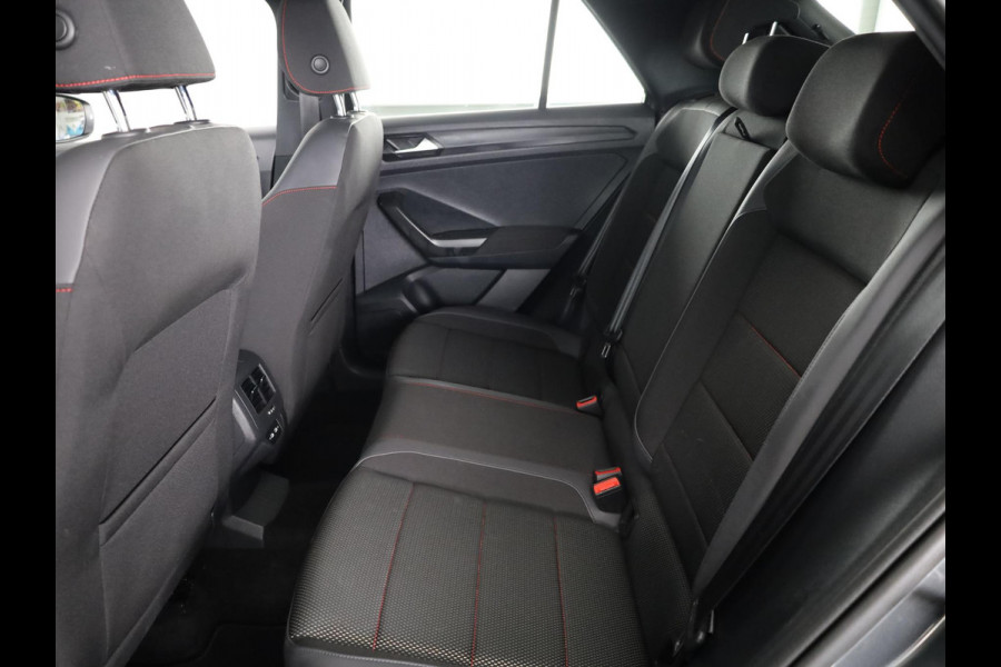 Volkswagen T-Roc 1.5 TSI Sport Business R 150 PK | Automaat (DSG) | Digitaal dashboard | Camera | Stoelverwarming | Elekrische klep