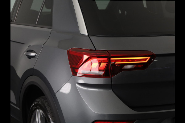 Volkswagen T-Roc 1.5 TSI Sport Business R 150 PK | Automaat (DSG) | Digitaal dashboard | Camera | Stoelverwarming | Elekrische klep
