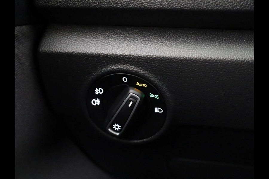 Volkswagen T-Roc 1.5 TSI Sport Business R 150 PK | Automaat (DSG) | Digitaal dashboard | Camera | Stoelverwarming | Elekrische klep