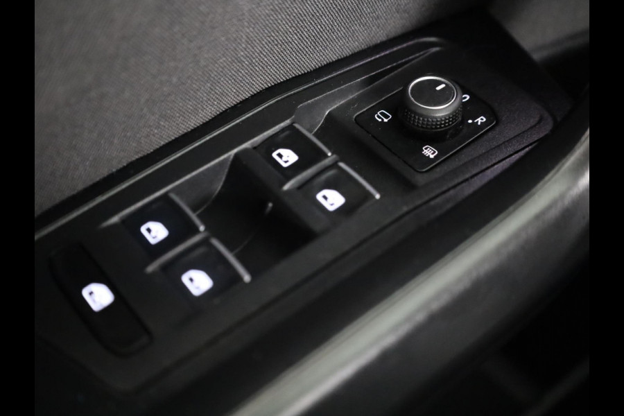 Volkswagen T-Roc 1.5 TSI Sport Business R 150 PK | Automaat (DSG) | Digitaal dashboard | Camera | Stoelverwarming | Elekrische klep