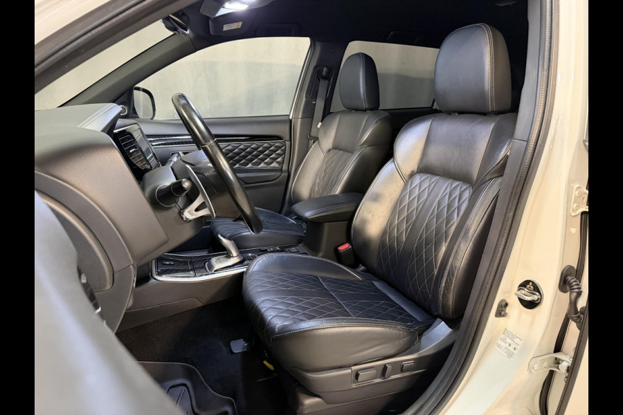 Mitsubishi Outlander 2.4 PHEV Instyle 18"/Trekhaak/LED/Leder/Stoel + stuurverwarming/Dodehoek/PDC v+a/360 Camera/Apple Carplay & Android Auto