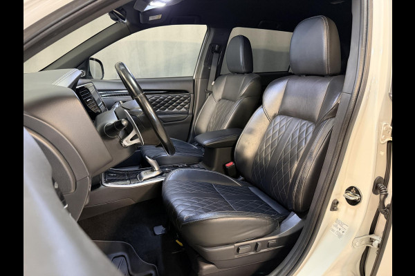 Mitsubishi Outlander 2.4 PHEV Instyle 18"/Trekhaak/LED/Leder/Stoel + stuurverwarming/Dodehoek/PDC v+a/360 Camera/Apple Carplay & Android Auto