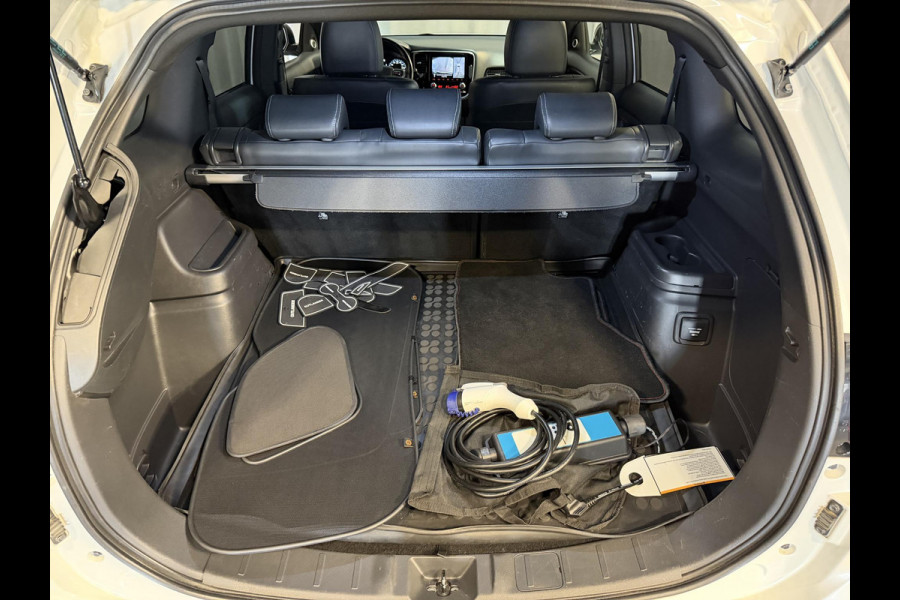 Mitsubishi Outlander 2.4 PHEV Instyle 18"/Trekhaak/LED/Leder/Stoel + stuurverwarming/Dodehoek/PDC v+a/360 Camera/Apple Carplay & Android Auto