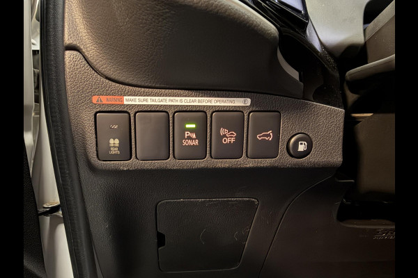 Mitsubishi Outlander 2.4 PHEV Instyle 18"/Trekhaak/LED/Leder/Stoel + stuurverwarming/Dodehoek/PDC v+a/360 Camera/Apple Carplay & Android Auto