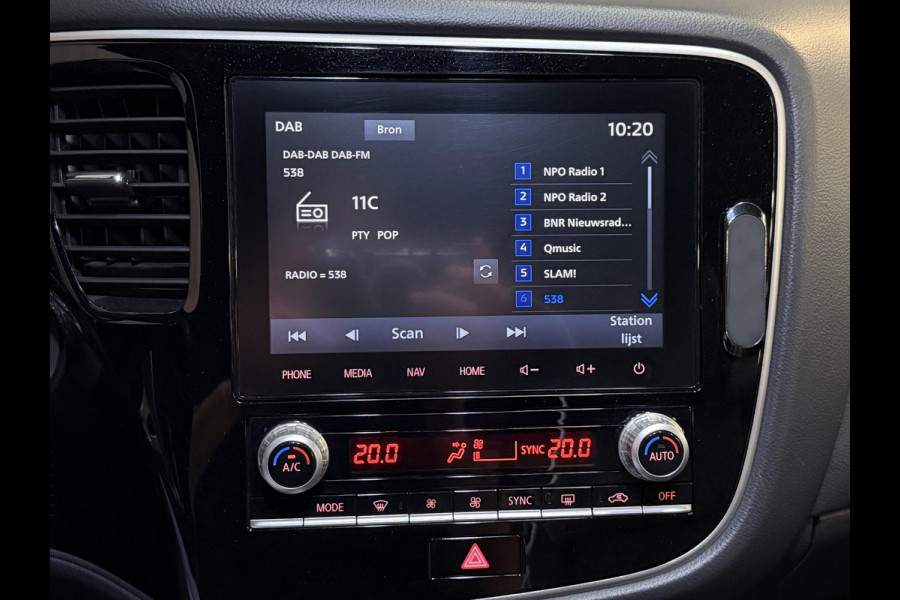 Mitsubishi Outlander 2.4 PHEV Instyle 18"/Trekhaak/LED/Leder/Stoel + stuurverwarming/Dodehoek/PDC v+a/360 Camera/Apple Carplay & Android Auto