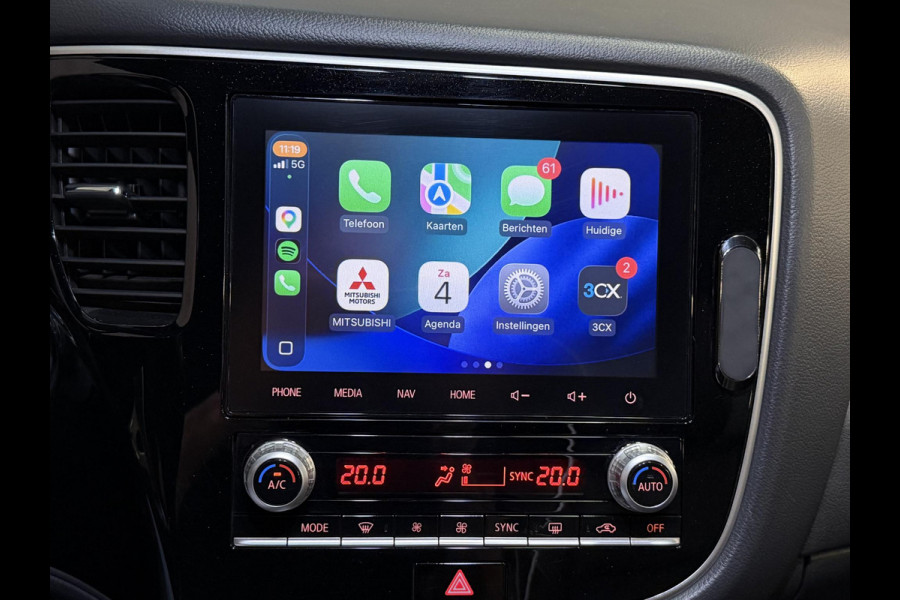 Mitsubishi Outlander 2.4 PHEV Instyle 18"/Trekhaak/LED/Leder/Stoel + stuurverwarming/Dodehoek/PDC v+a/360 Camera/Apple Carplay & Android Auto