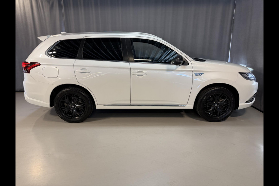 Mitsubishi Outlander 2.4 PHEV Instyle 18"/Trekhaak/LED/Leder/Stoel + stuurverwarming/Dodehoek/PDC v+a/360 Camera/Apple Carplay & Android Auto