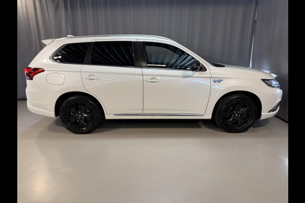 Mitsubishi Outlander 2.4 PHEV Instyle 18"/Trekhaak/LED/Leder/Stoel + stuurverwarming/Dodehoek/PDC v+a/360 Camera/Apple Carplay & Android Auto