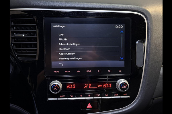 Mitsubishi Outlander 2.4 PHEV Instyle 18"/Trekhaak/LED/Leder/Stoel + stuurverwarming/Dodehoek/PDC v+a/360 Camera/Apple Carplay & Android Auto