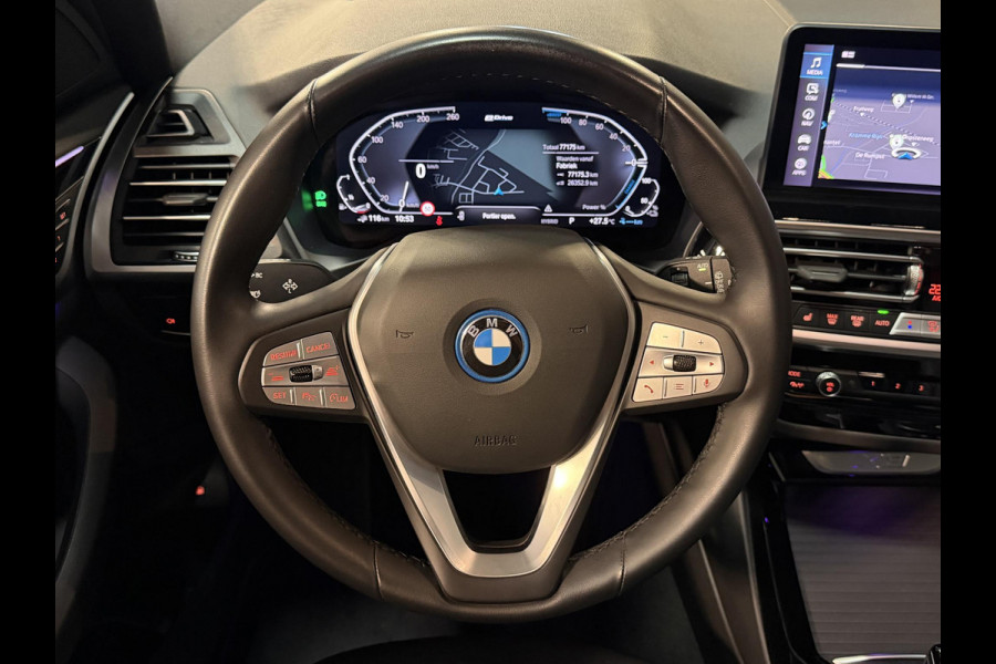 BMW X3 xDrive30e 19"/Trekhaak/Panoramdak/Leder + memory/Adaptieve cruise/Keyless/Dodehoek/Head-up/360 camera/HiFi/LED/Sfeerverlichting