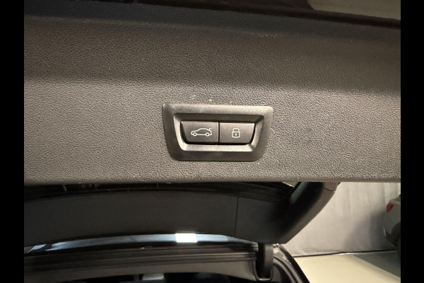 BMW X3 xDrive30e 19"/Trekhaak/Panoramdak/Leder + memory/Adaptieve cruise/Keyless/Dodehoek/Head-up/360 camera/HiFi/LED/Sfeerverlichting