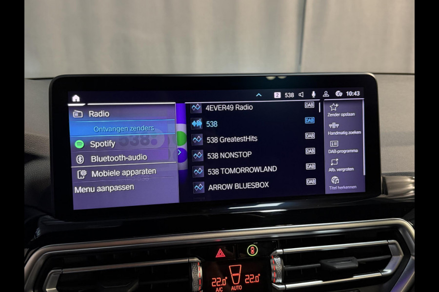 BMW X3 xDrive30e 19"/Trekhaak/Panoramdak/Leder + memory/Adaptieve cruise/Keyless/Dodehoek/Head-up/360 camera/HiFi/LED/Sfeerverlichting