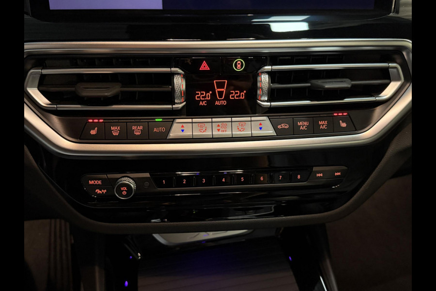 BMW X3 xDrive30e 19"/Trekhaak/Panoramdak/Leder + memory/Adaptieve cruise/Keyless/Dodehoek/Head-up/360 camera/HiFi/LED/Sfeerverlichting