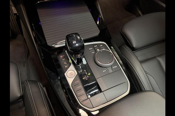 BMW X3 xDrive30e 19"/Trekhaak/Panoramdak/Leder + memory/Adaptieve cruise/Keyless/Dodehoek/Head-up/360 camera/HiFi/LED/Sfeerverlichting
