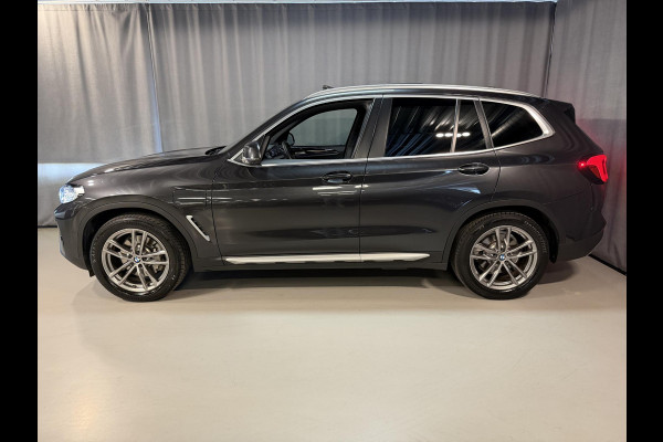 BMW X3 xDrive30e 19"/Trekhaak/Panoramdak/Leder + memory/Adaptieve cruise/Keyless/Dodehoek/Head-up/360 camera/HiFi/LED/Sfeerverlichting