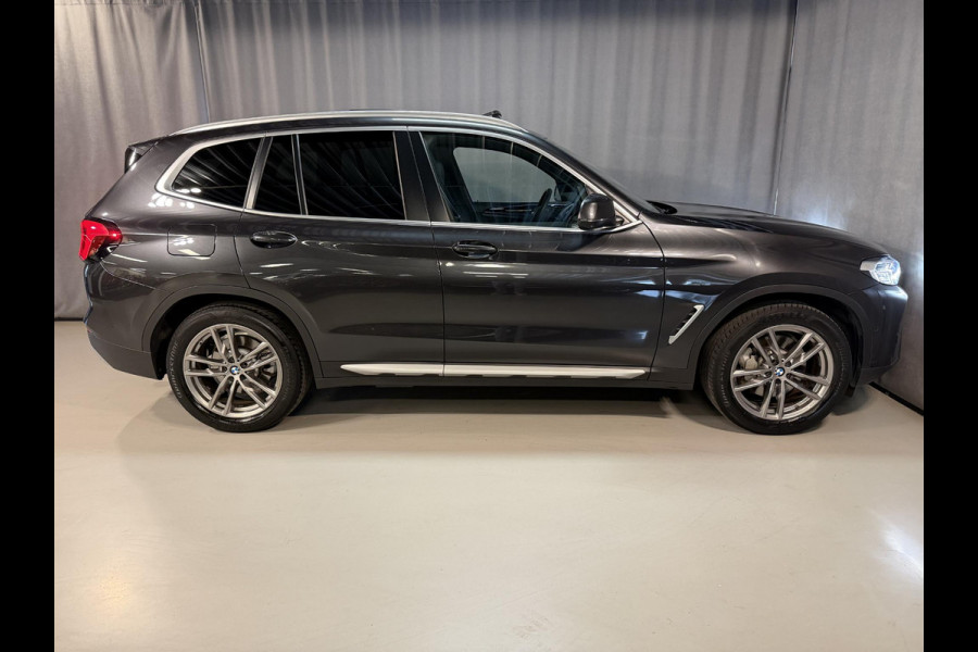 BMW X3 xDrive30e 19"/Trekhaak/Panoramdak/Leder + memory/Adaptieve cruise/Keyless/Dodehoek/Head-up/360 camera/HiFi/LED/Sfeerverlichting