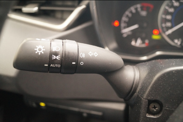 Toyota Corolla Touring Sports 1.8 Hybrid Active -ECC-CARPLAY-CAM-