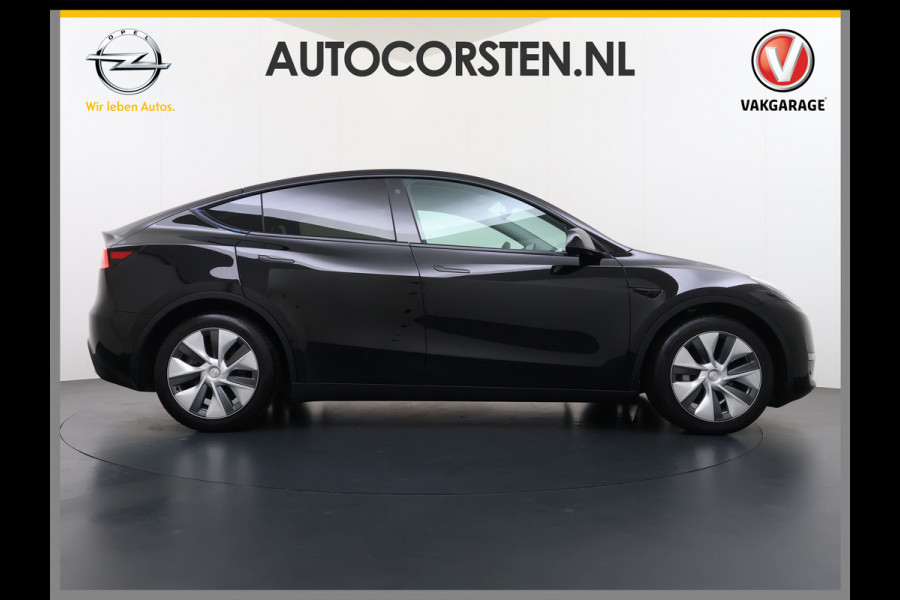 Tesla Model Y Long Range AWD 75kWh Warmtepomp Stoel+Stuur+Achterbankverwarming Premium Audio Leder Adap.Cruise Navi Camera's Ecc Keyless Voorv Elek.Achterklep AMD Ryzen™ Google Maps Dog+Kampeer modus Lmv 19" Led Privacy Glas Fabrieksgarantie op Accu en Motor tot 13-4-2031/192.000KM
