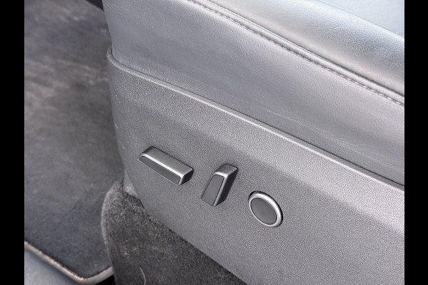 Tesla Model Y Long Range AWD 75kWh Warmtepomp Stoel+Stuur+Achterbankverwarming Premium Audio Leder Adap.Cruise Navi Camera's Ecc Keyless Voorv Elek.Achterklep AMD Ryzen™ Google Maps Dog+Kampeer modus Lmv 19" Led Privacy Glas Fabrieksgarantie op Accu en Motor tot 13-4-2031/192.000KM