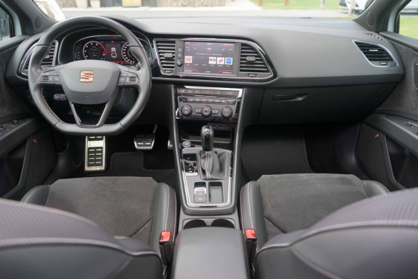 Seat Leon ST Cupra 300 4Drive Pano/DCC/ACC/Virtual/Beats
